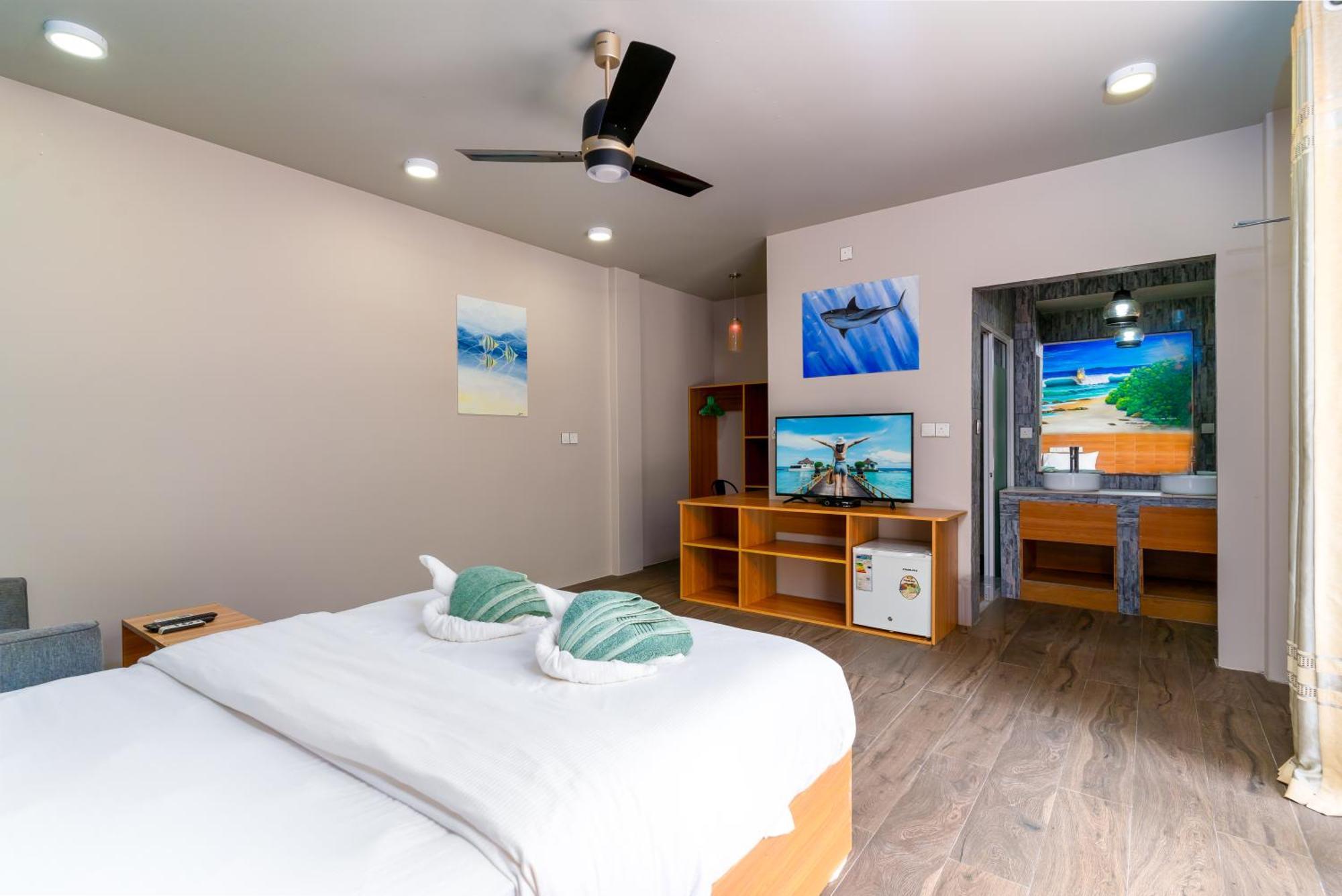 Ukulhas Villa Oceanview Hotel & Spa Extérieur photo