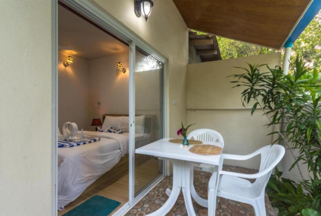 Ukulhas Villa Oceanview Hotel & Spa Extérieur photo