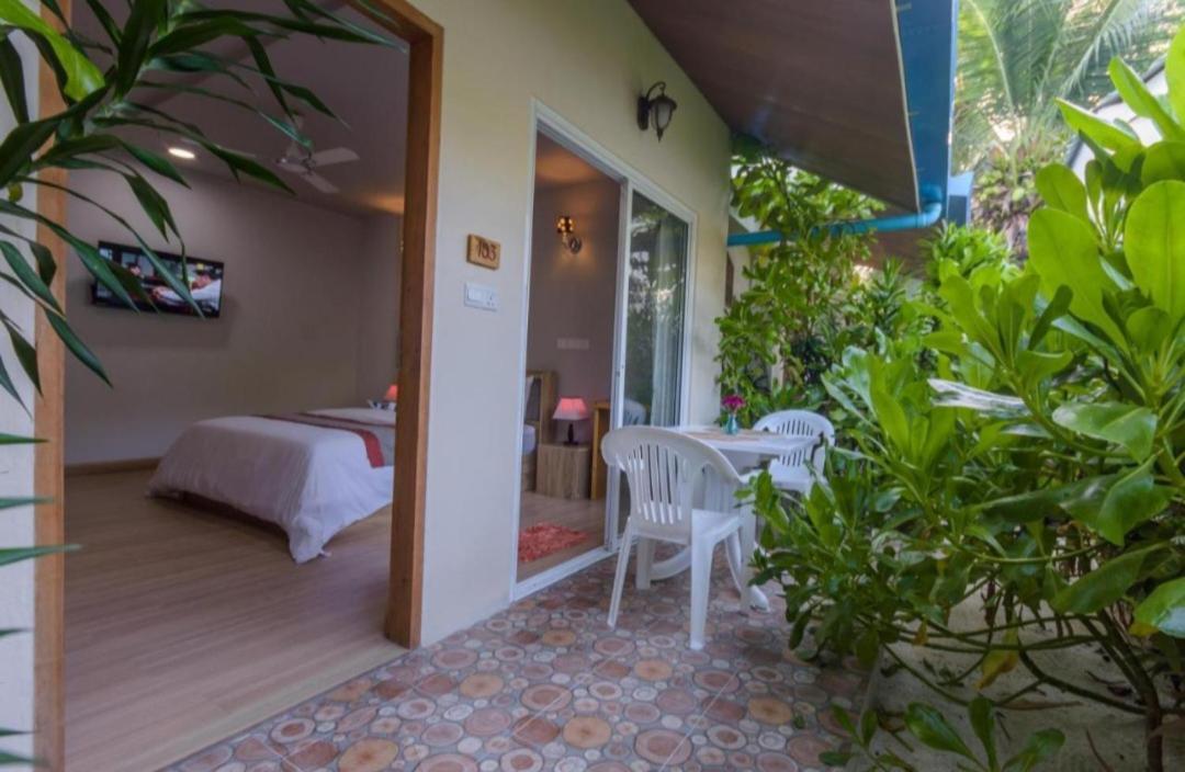 Ukulhas Villa Oceanview Hotel & Spa Extérieur photo